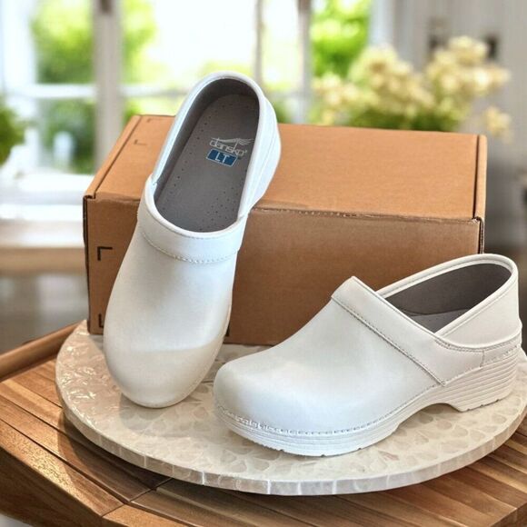 Dansko Professional LT White Box Leather Clogs Women’s Size 40 EU Comfort Work S - Picture 1 of 11